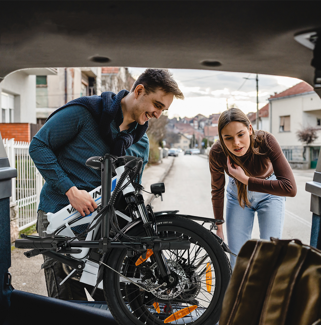 the-rides-putting-the-c20-1-folding-ebike-into-the-trunk